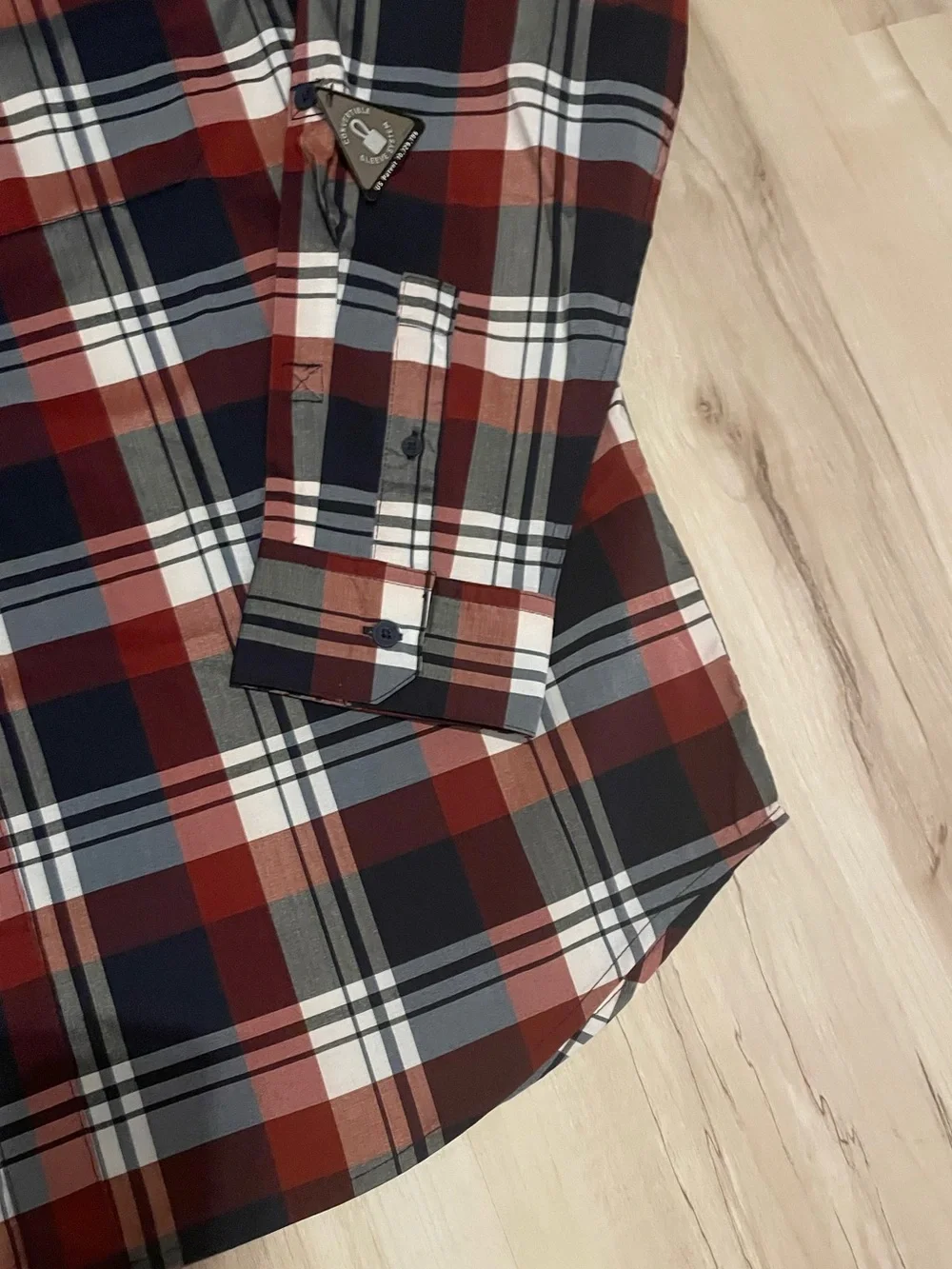 Wrangler ATG Plaid Button Up Shirt Men’s Size XL Navy Maroon Hike to Fish UPF 30